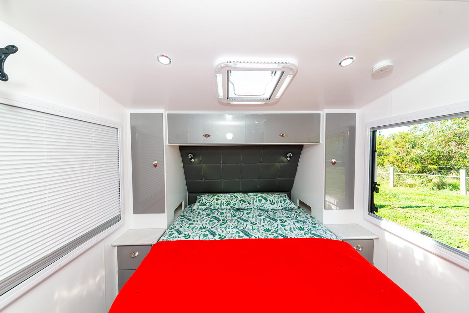 Aussie Wide Caravans Stockman 22' Club Lounge photo 4 of 6