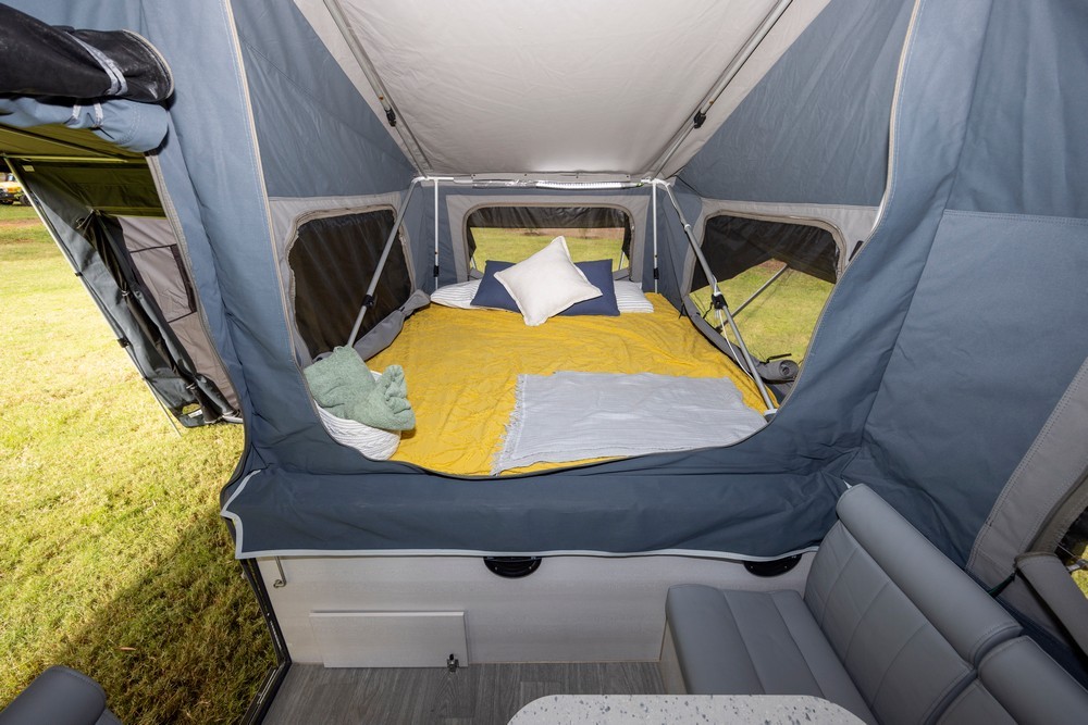 Austrack Campers Savannah-X Rear Slide photo 5 of 9