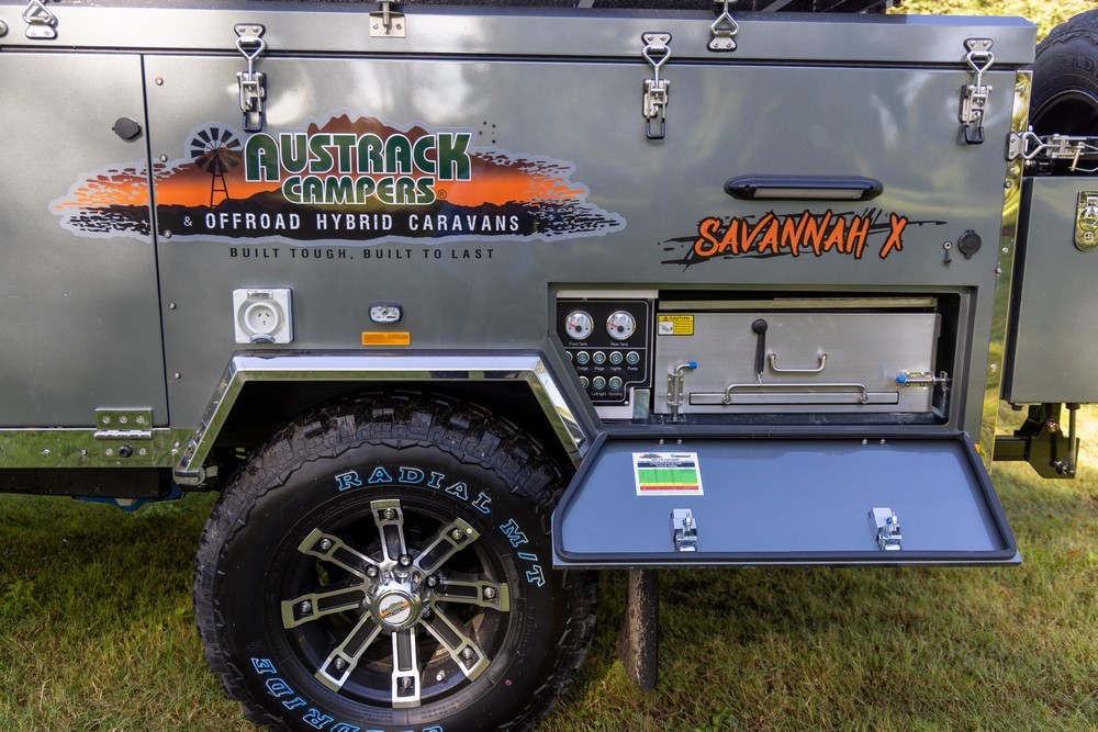 Austrack Campers Savannah-X Rear Slide photo 8 of 9