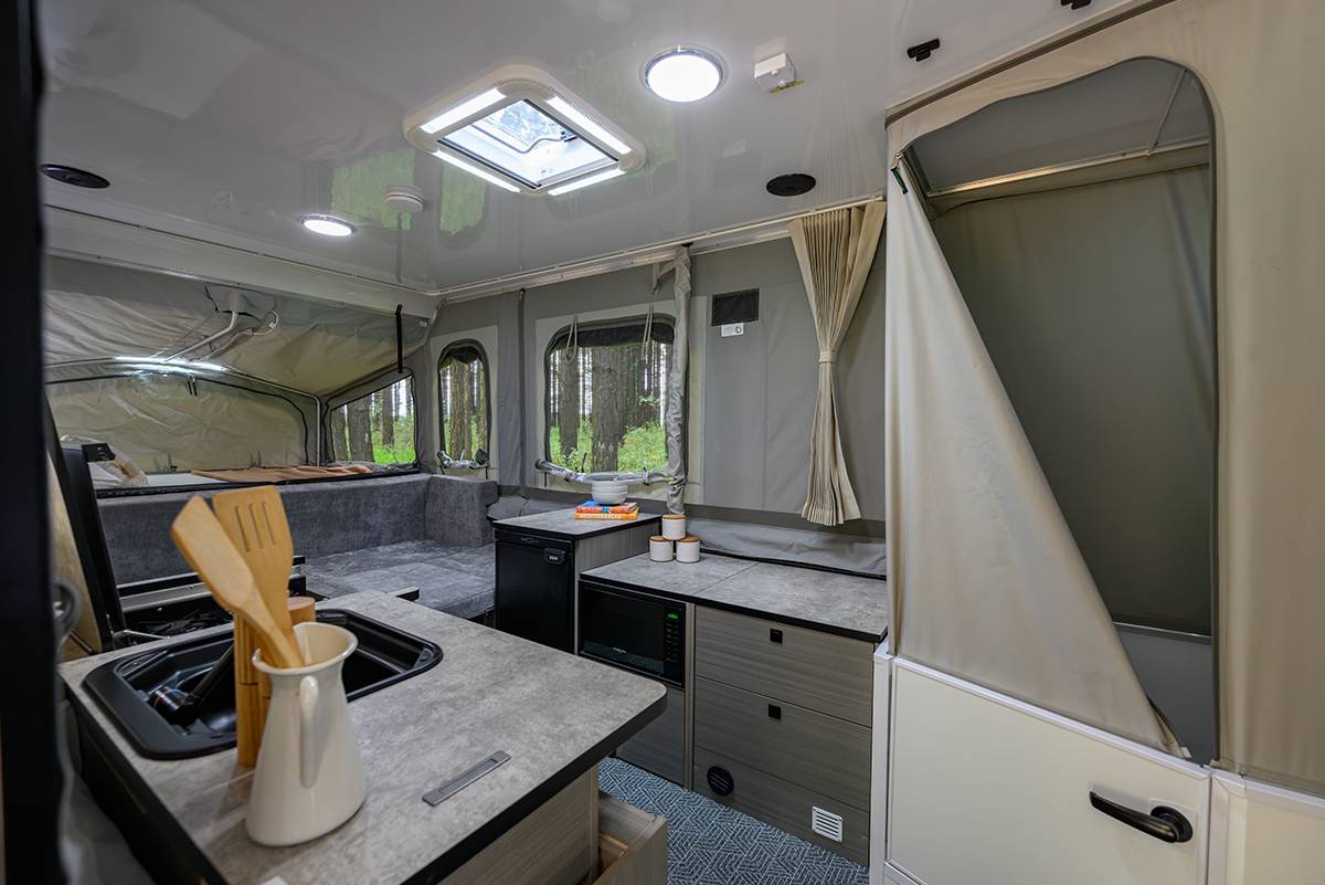 Austrack Campers Stockton XE photo 4 of 9
