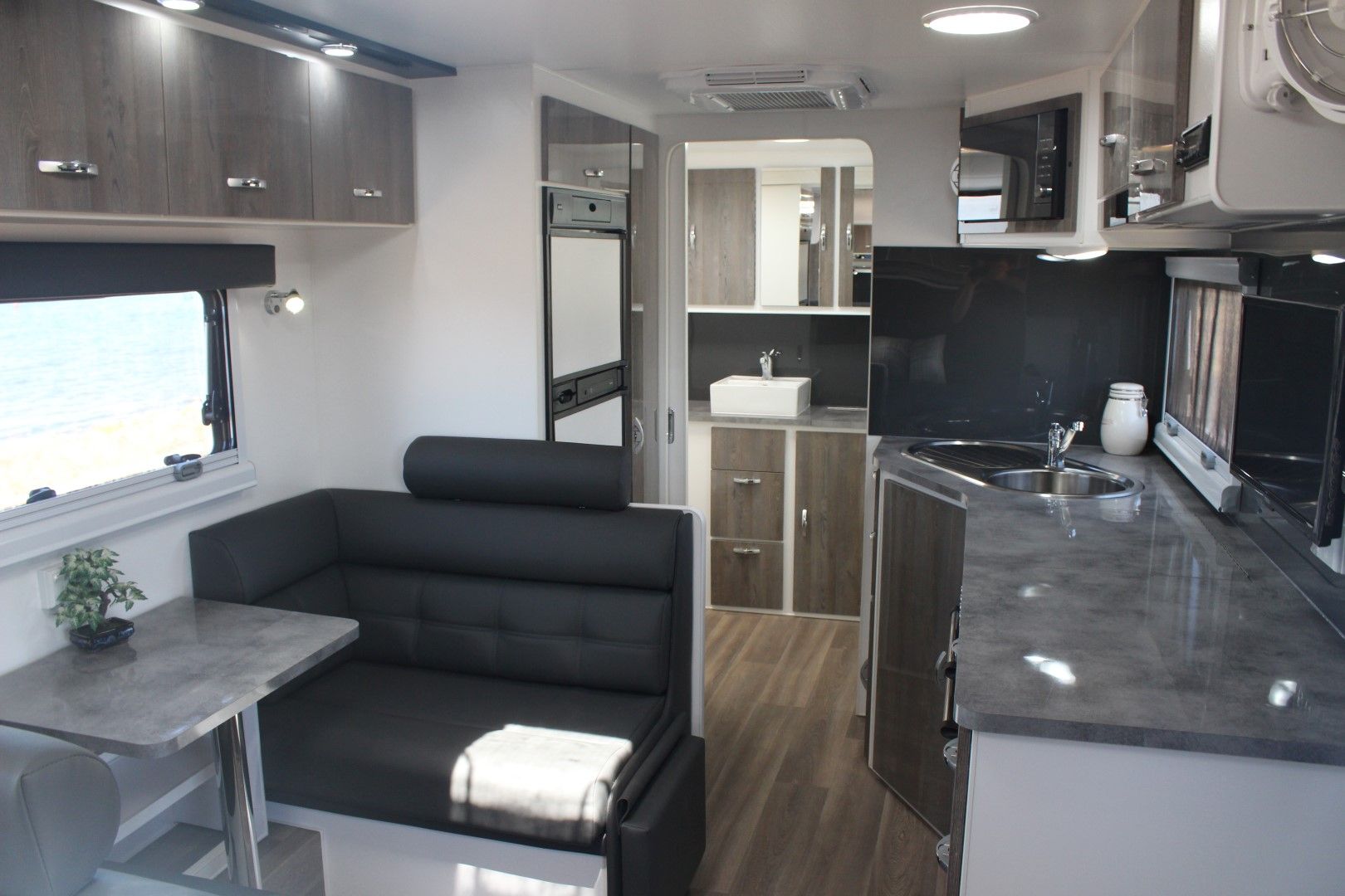 Blue Sky Caravans Monterey photo 8 of 11