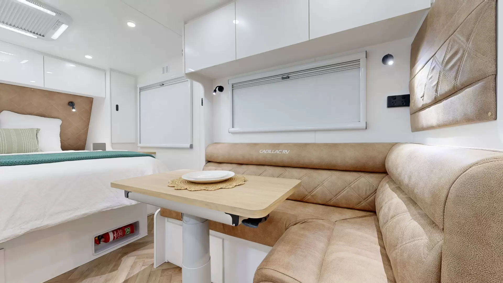 Cadillac RV Ares photo 6 of 8