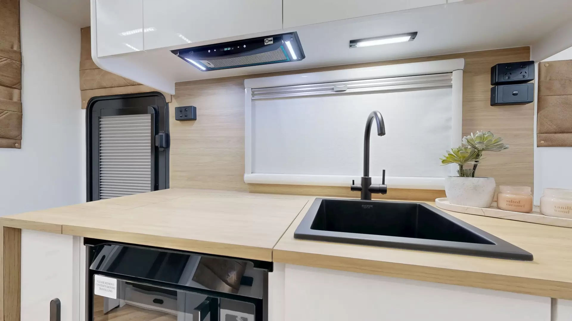 Cadillac RV Ares photo 7 of 8