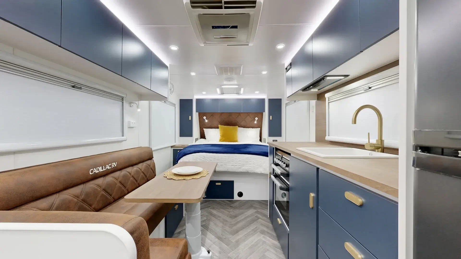 Cadillac RV Artemis photo 8 of 8