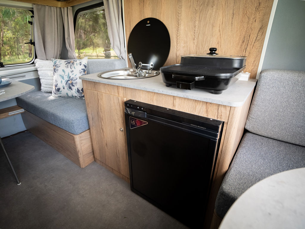 CARLIGHT Euro Glider 3 Berth photo 7 of 13