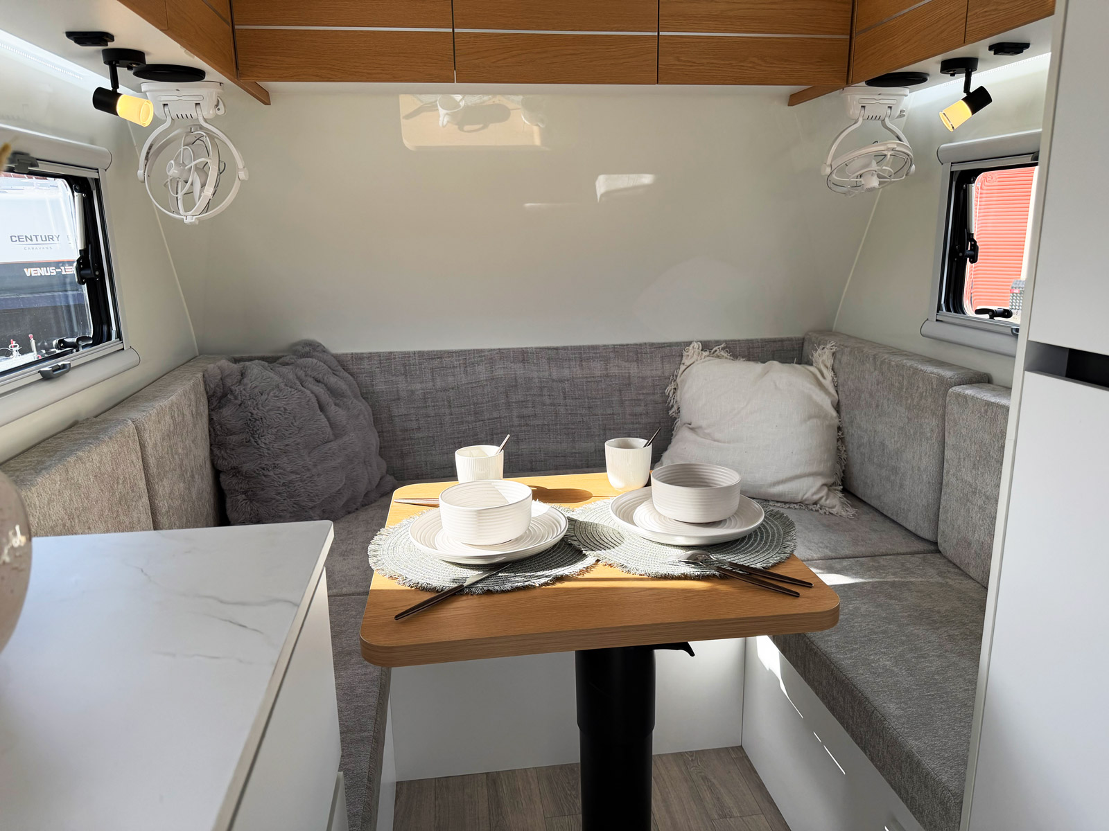 Century Caravans Venus 11 Plus photo 3 of 7