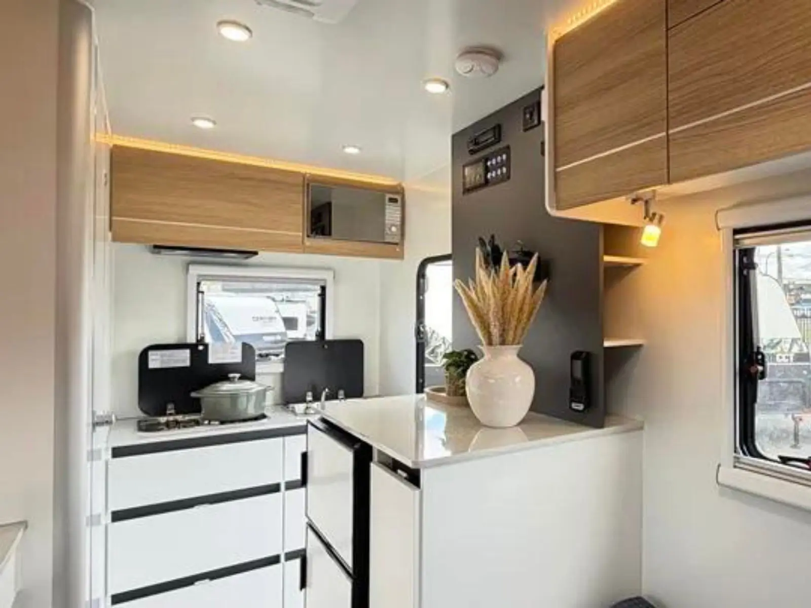 Century Caravans Venus 13 photo 5 of 7