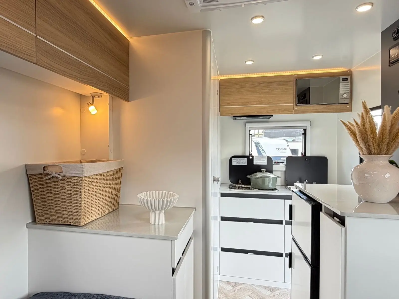 Century Caravans Venus 13 photo 6 of 7
