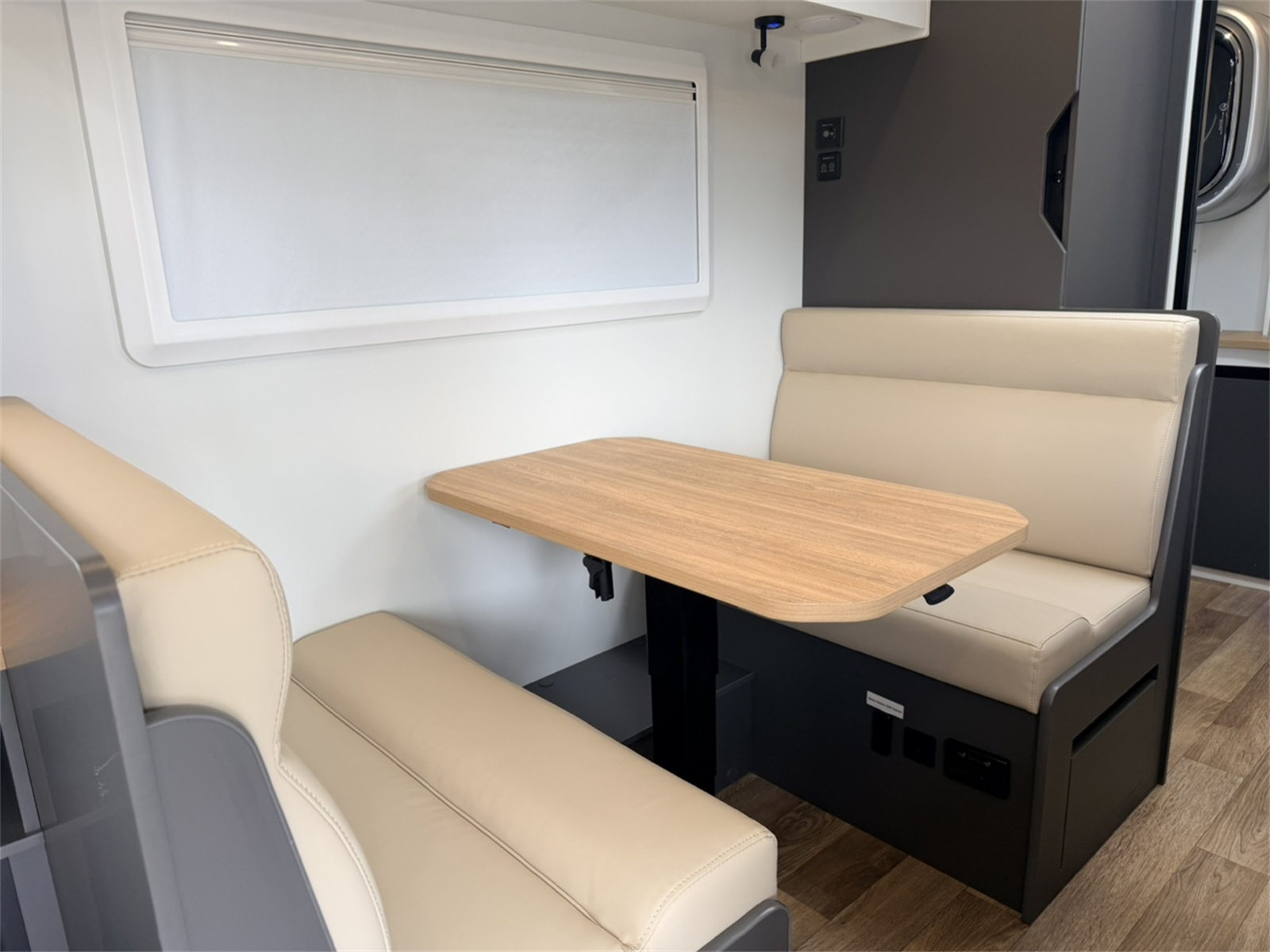 Century Caravans Venus 19 photo 7 of 7