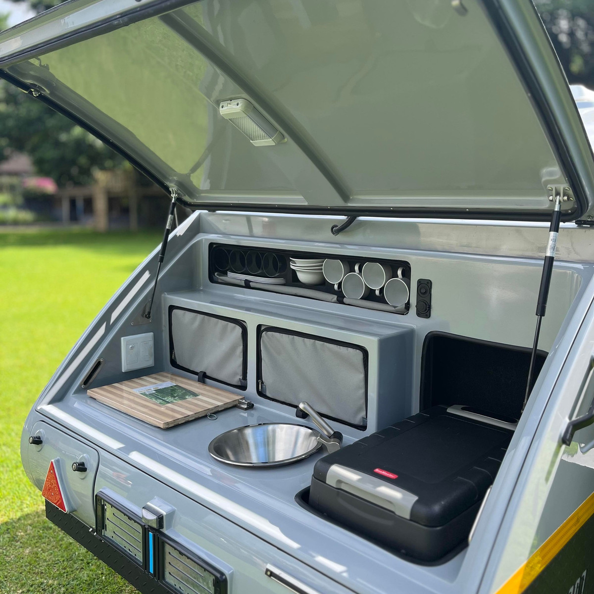Cruizy Campers Vagabond Brumby photo 7 of 10