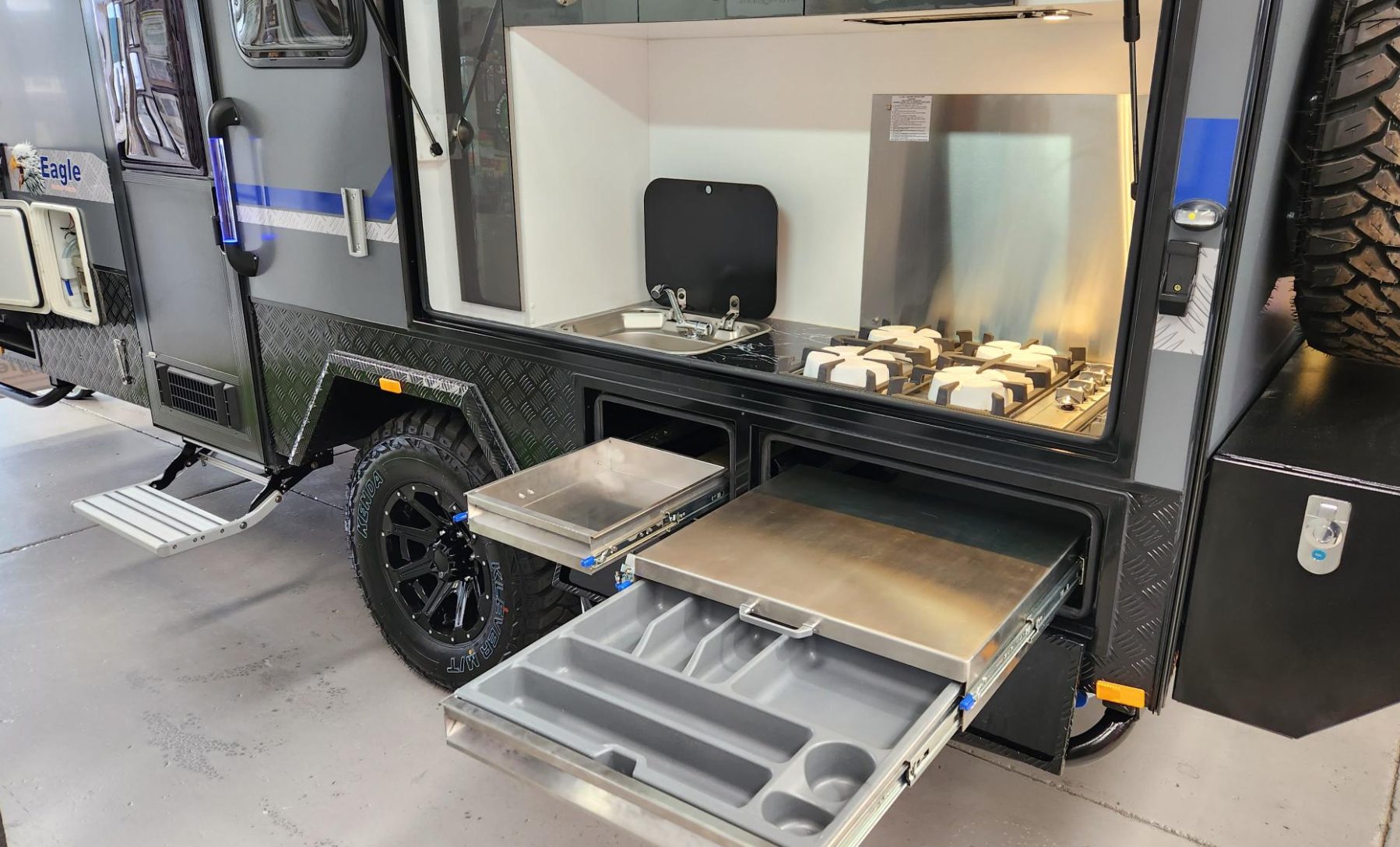 Eagle Camper Trailers Warrior 15S photo 4 of 6