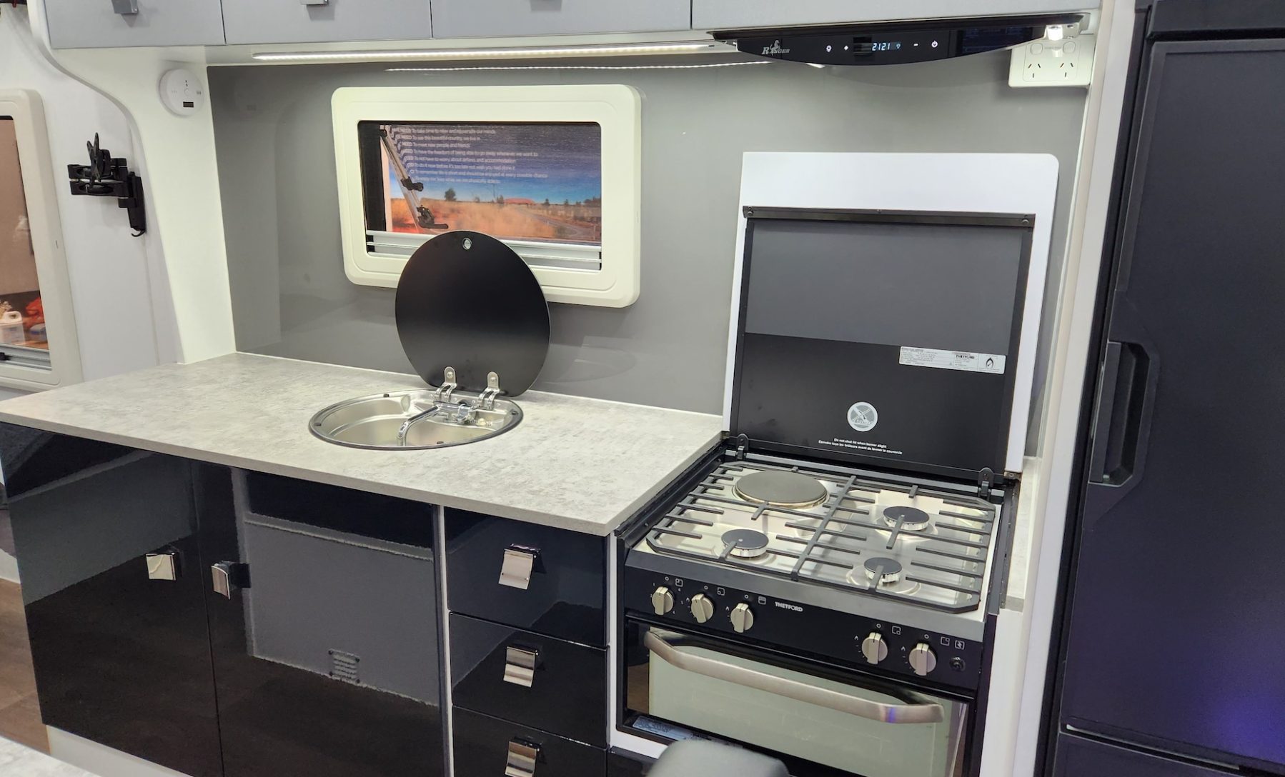Eagle Camper Trailers Warrior 190CX photo 4 of 6