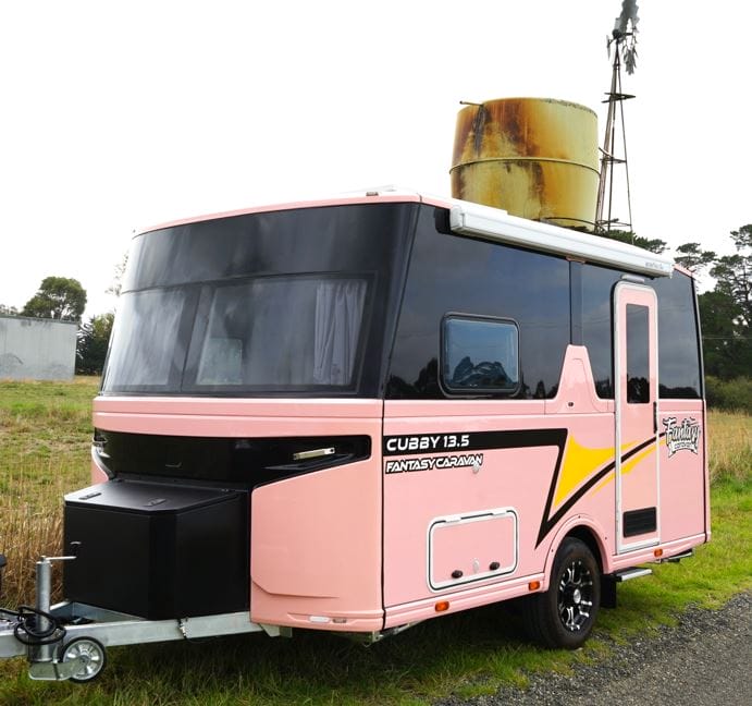 Fantasy Caravan Cubby 13.5