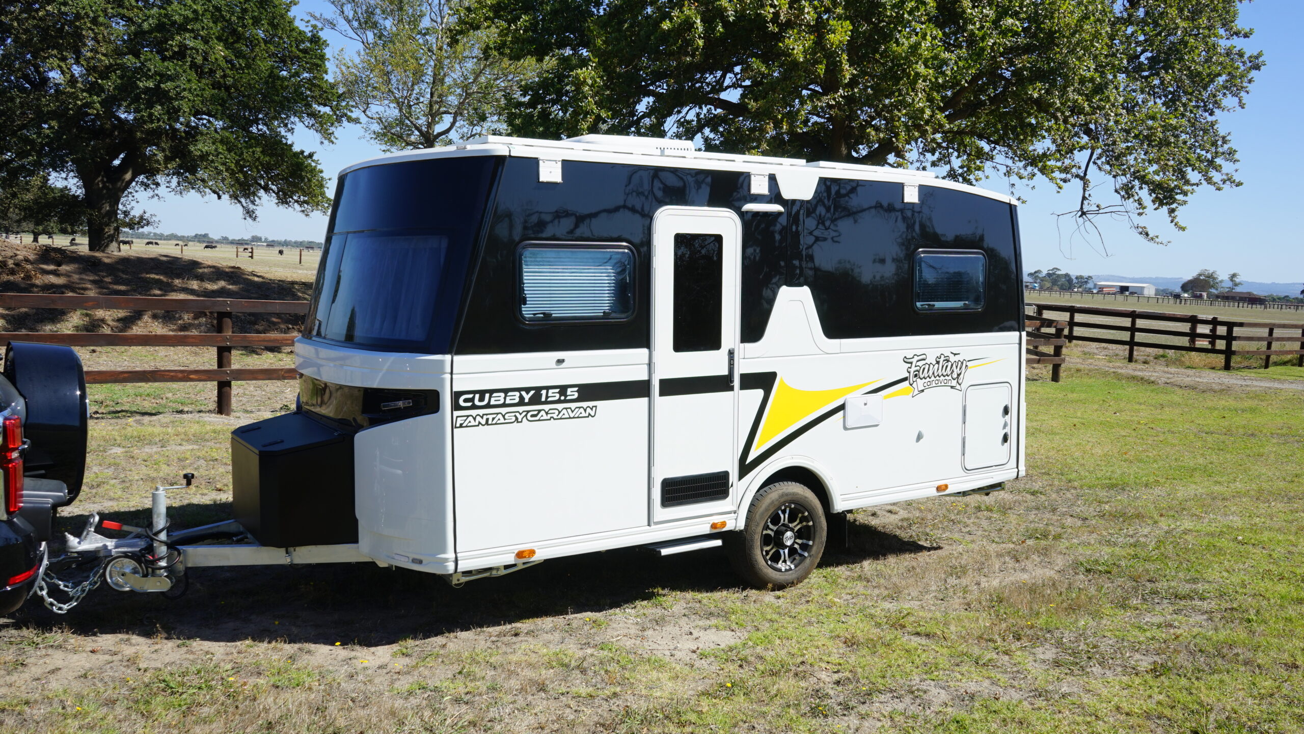 Fantasy Caravan Cubby 15.5