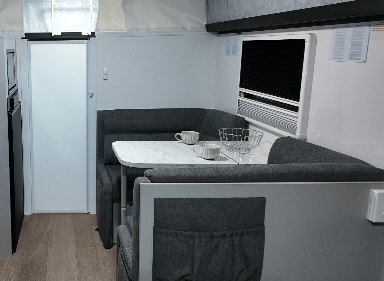 Goldstream RV 1760 Series photo 12 of 19