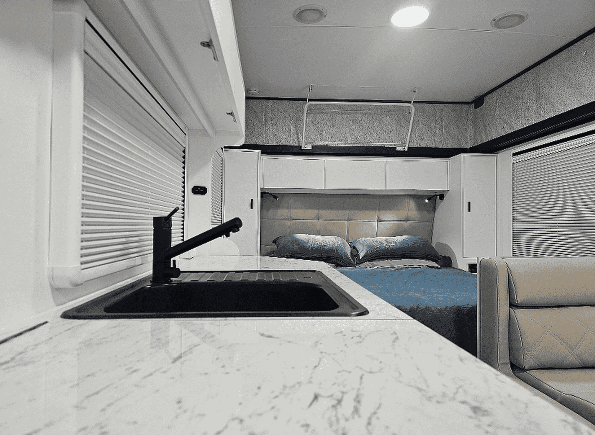 Goldstream RV 1800 - 1860 Series photo 5 of 9