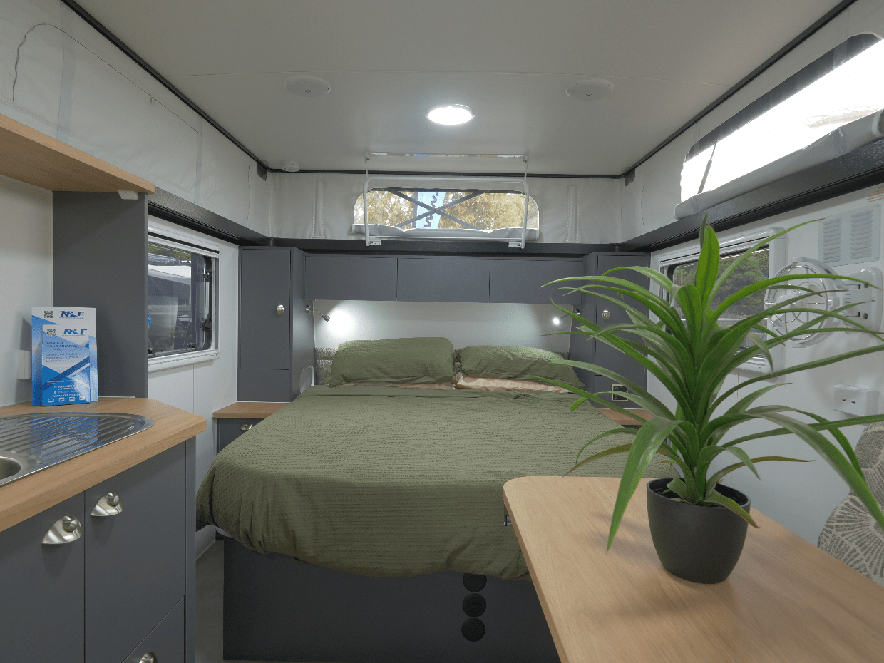 Goldstream RV 1800 - 1860 Series photo 8 of 9