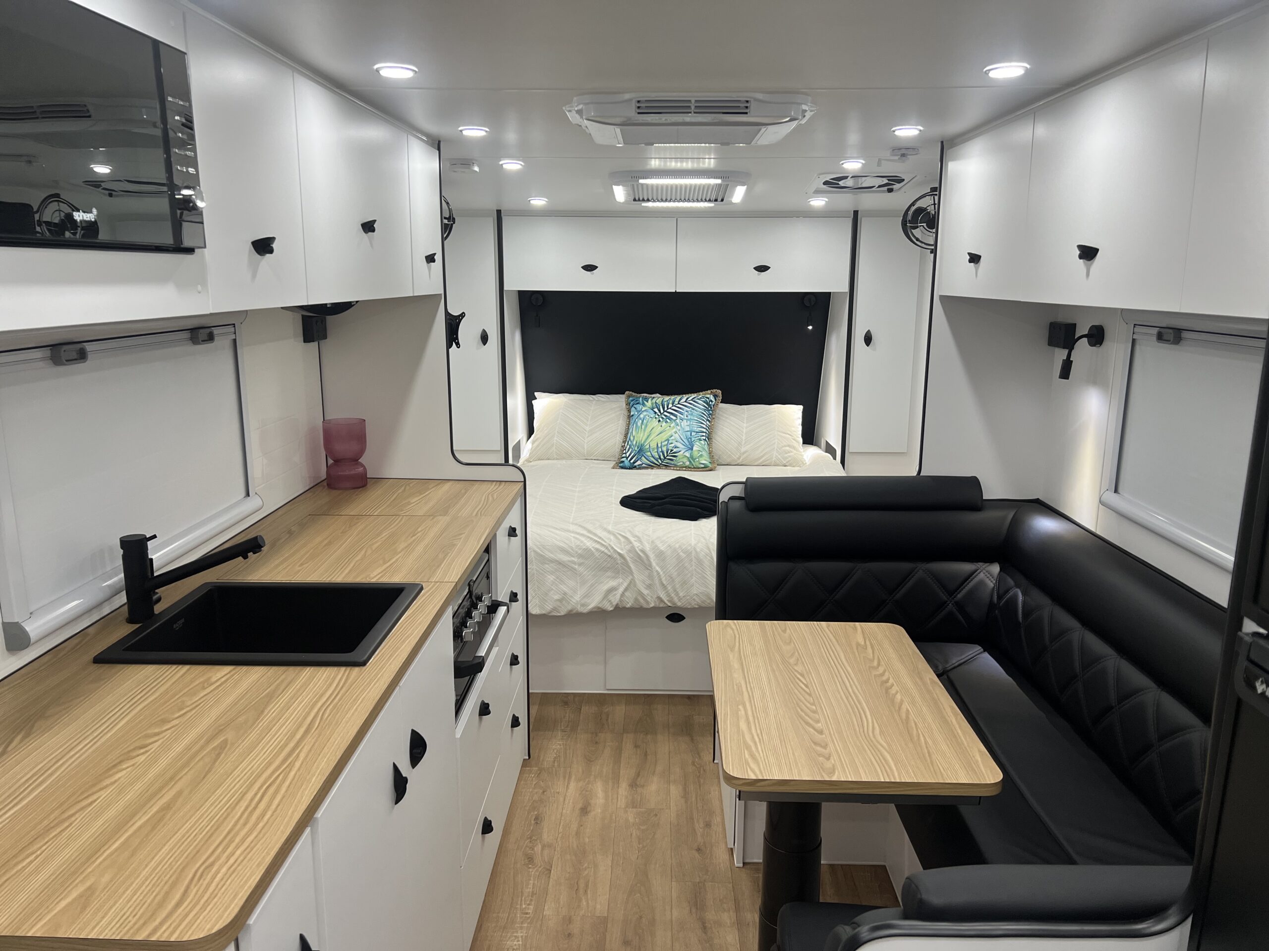 Highclere Caravans Bathurst 20'8 photo 8 of 10