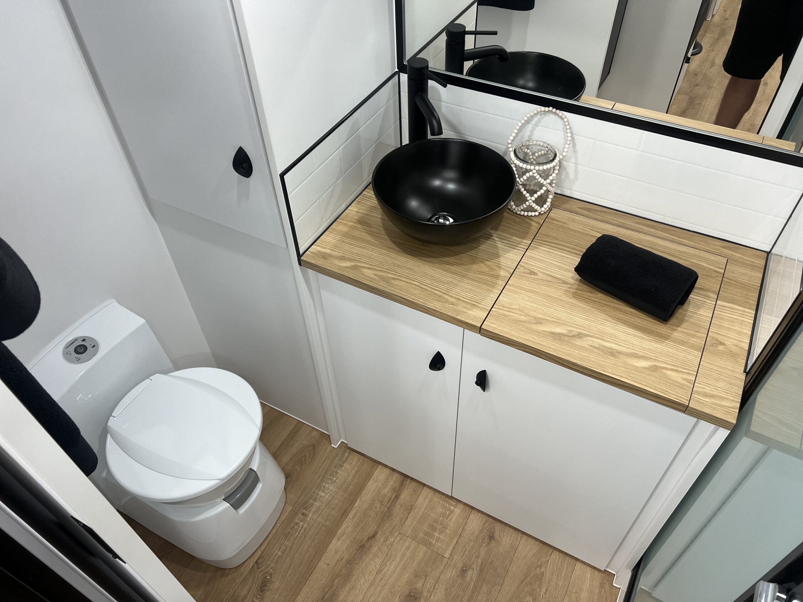 Highclere Caravans Bathurst 20'8 photo 9 of 10