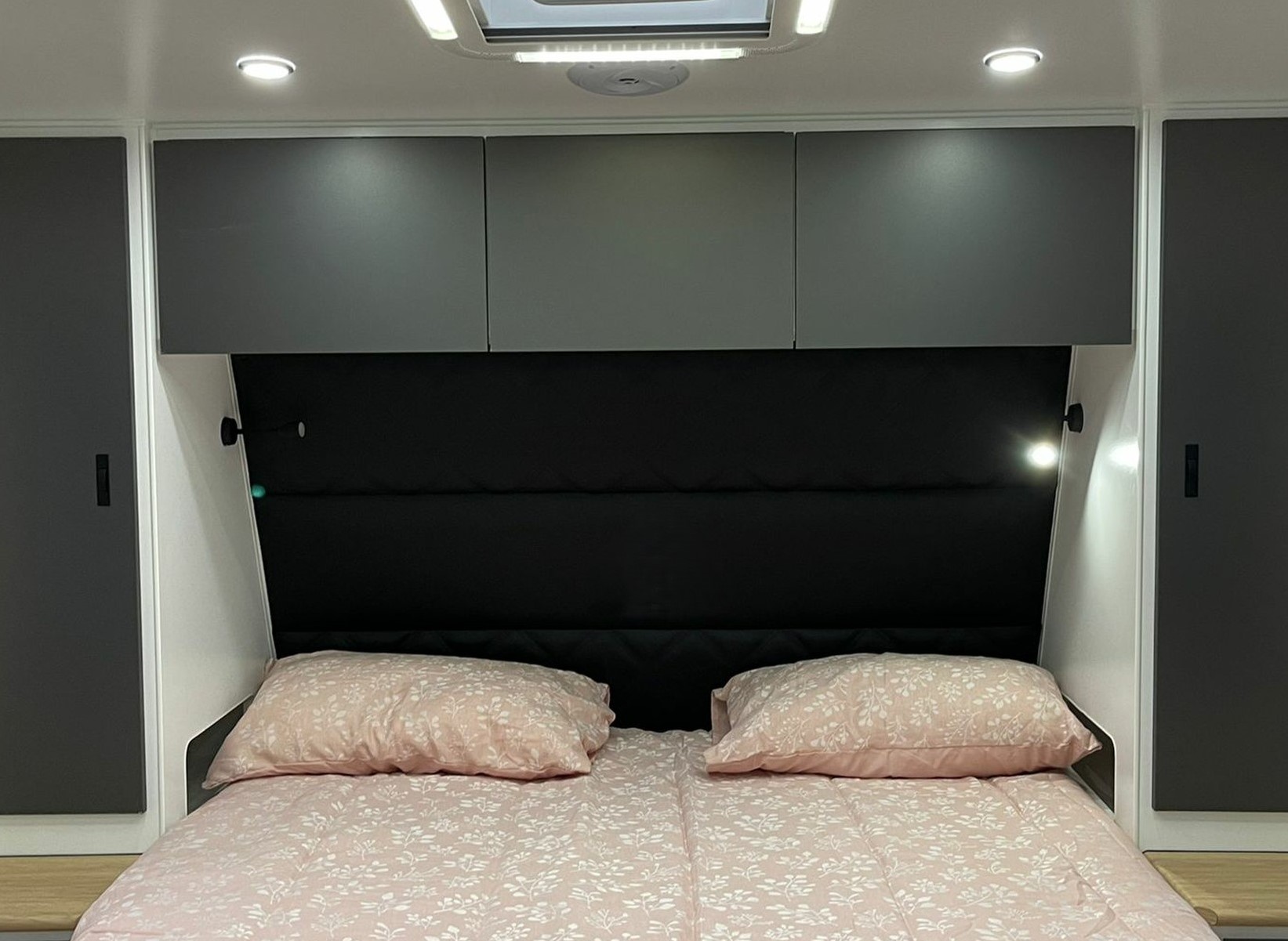 Highclere Caravans Chariot 20'8 photo 5 of 10