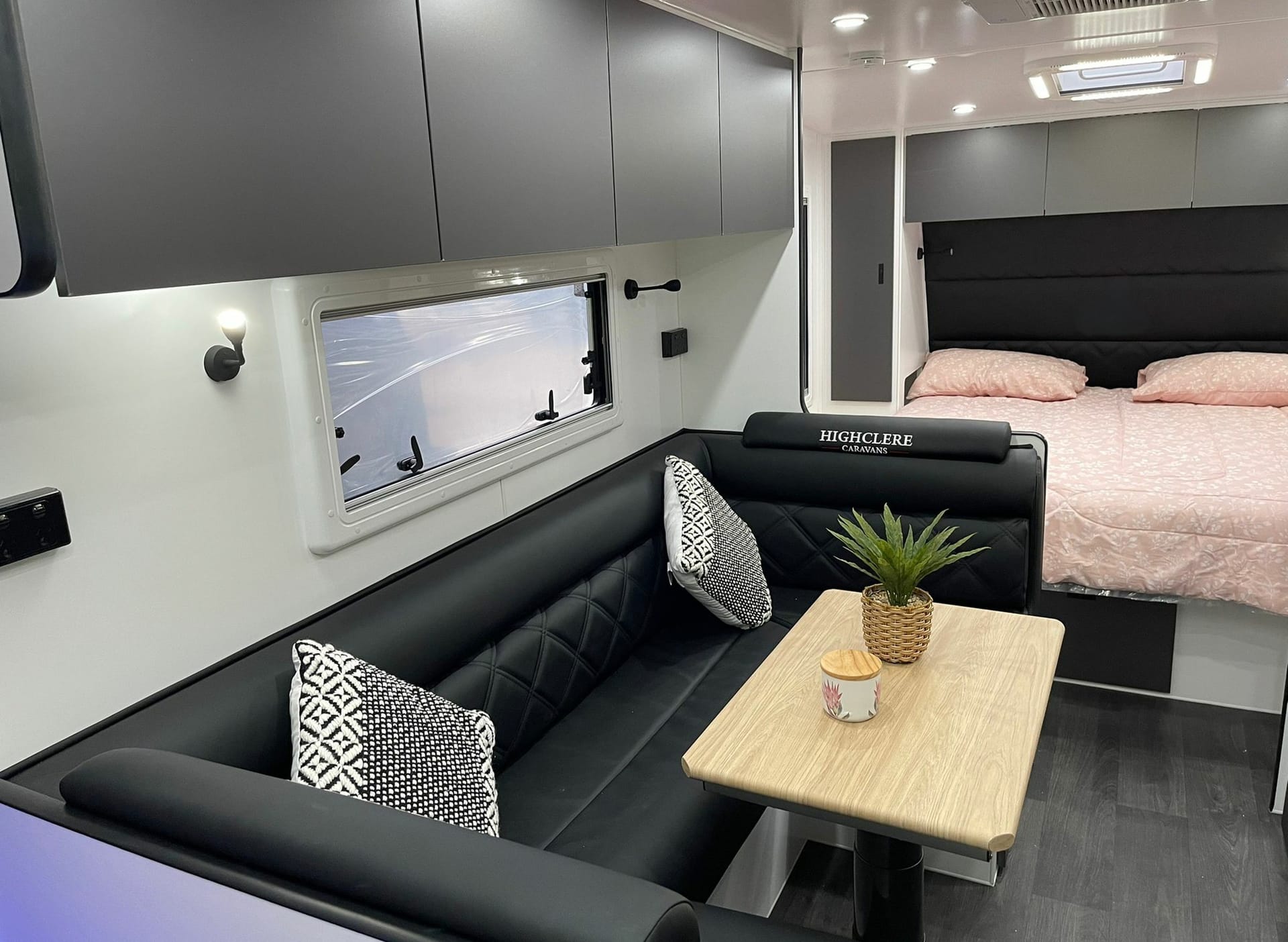 Highclere Caravans Chariot 20'8 photo 7 of 10