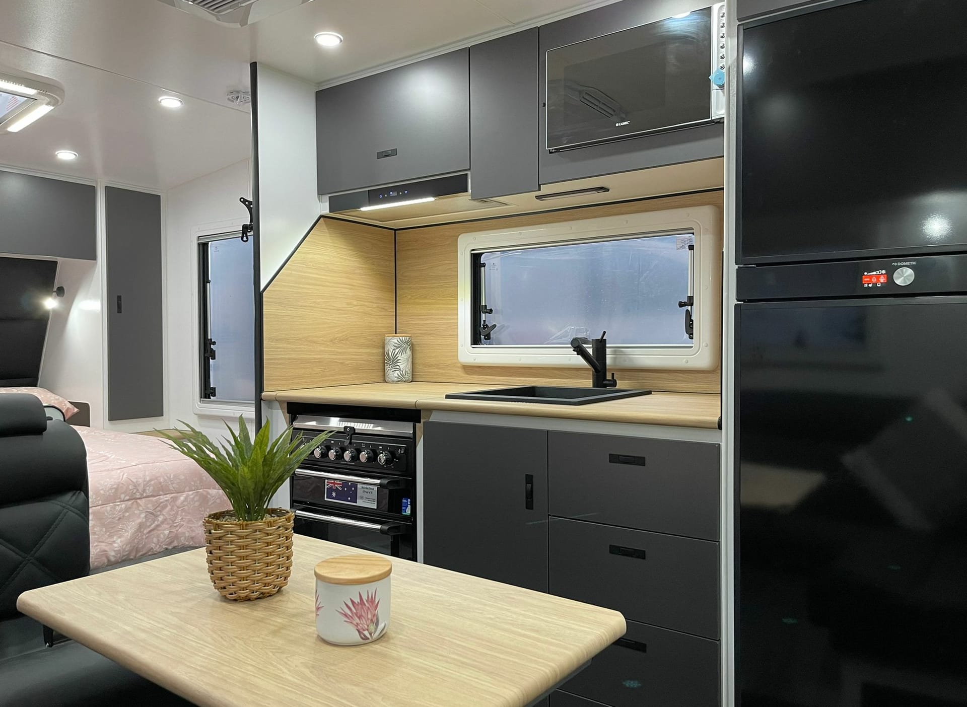 Highclere Caravans Chariot 20'8 photo 9 of 10