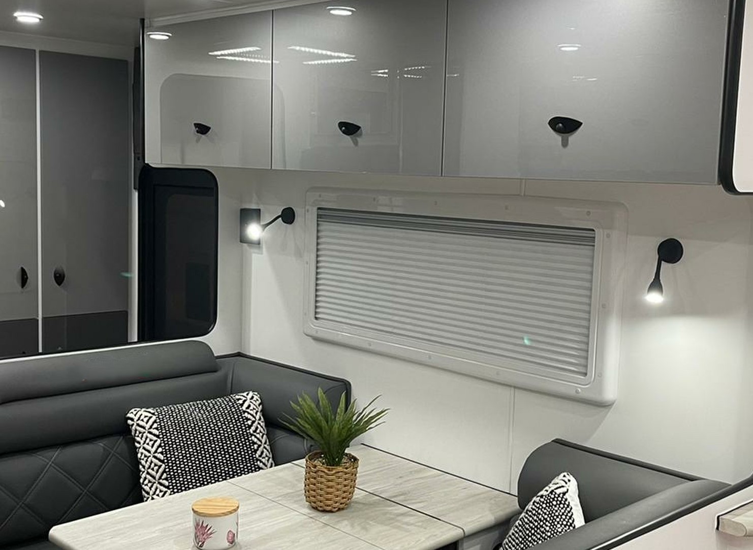 Highclere Caravans Chateau 20'1 photo 6 of 10
