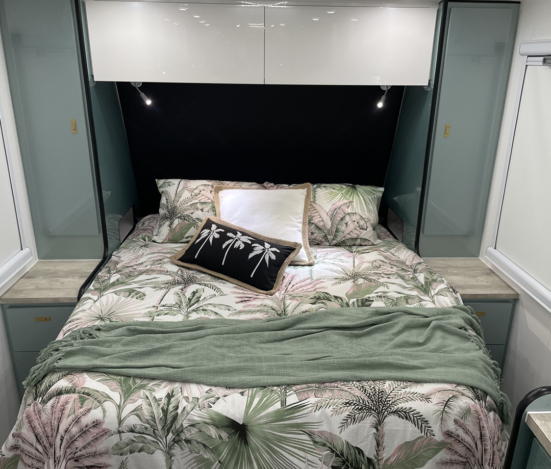 Highclere Caravans Footloose 20'8 photo 3 of 8
