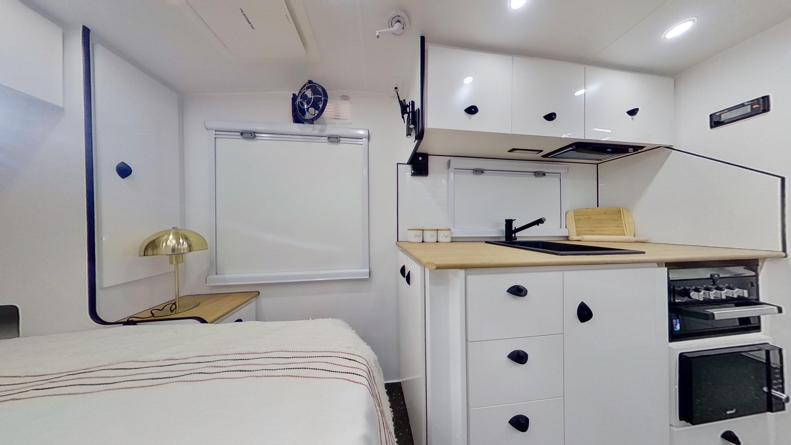 Highclere Caravans Little Hauss 17'6 photo 7 of 10