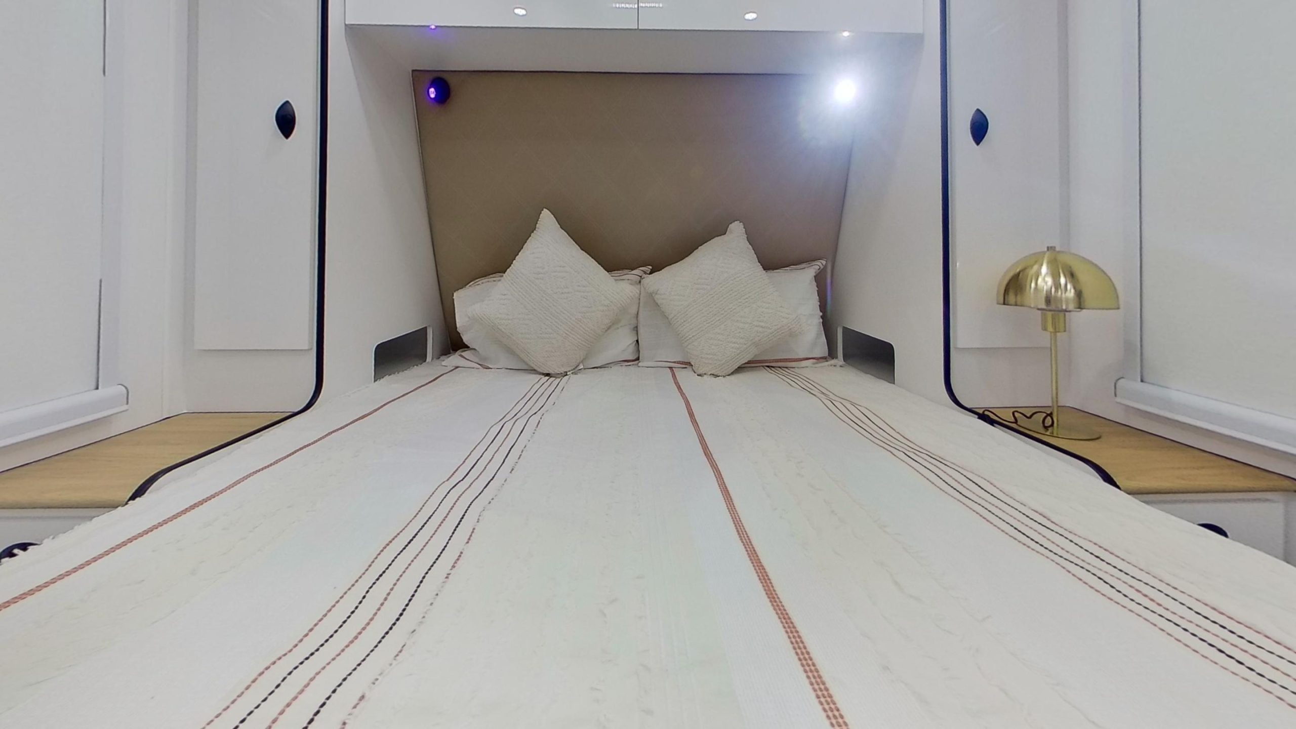 Highclere Caravans Little Hauss 17'6 photo 9 of 10