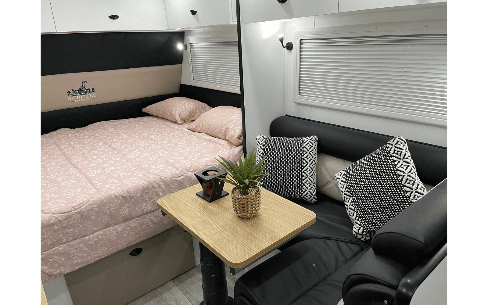 Highclere Caravans Little Palace 18'6 photo 10 of 10