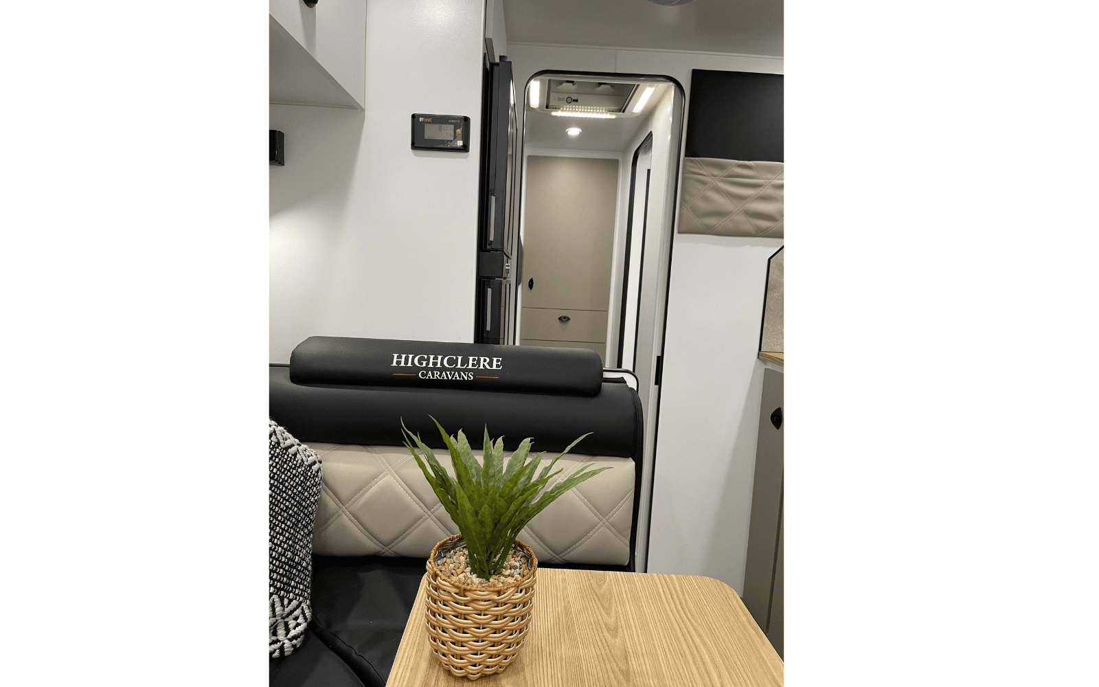 Highclere Caravans Little Palace 18'6 photo 7 of 10