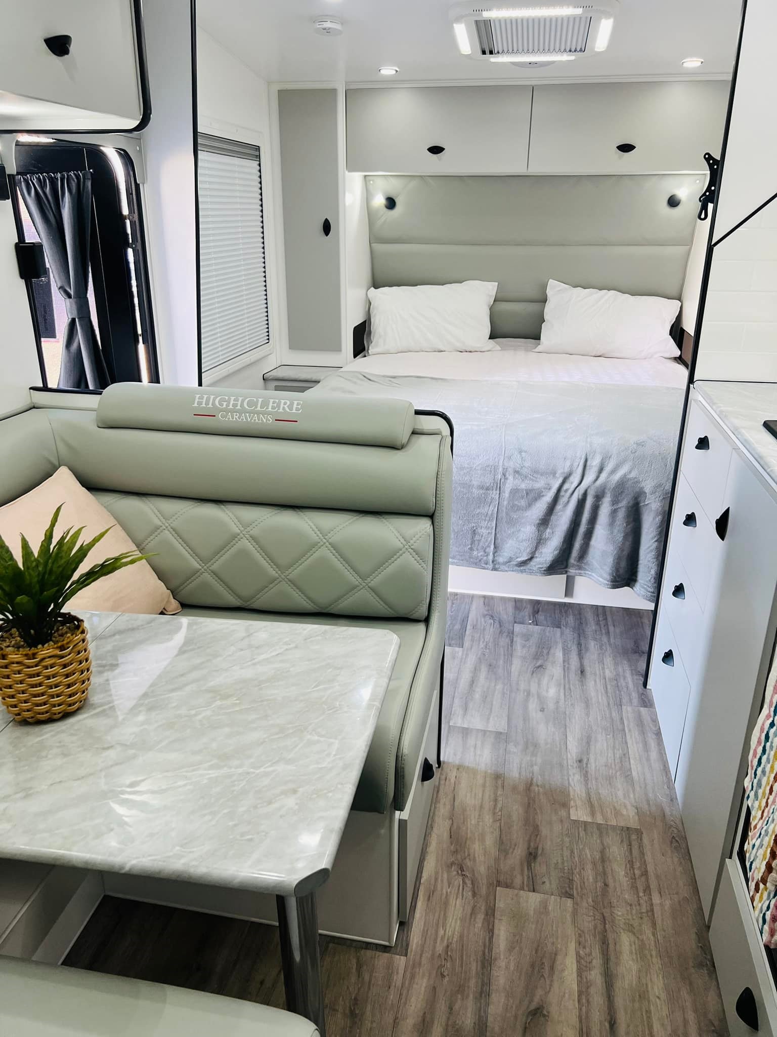 Highclere Caravans Little Villa 18'6 photo 7 of 10