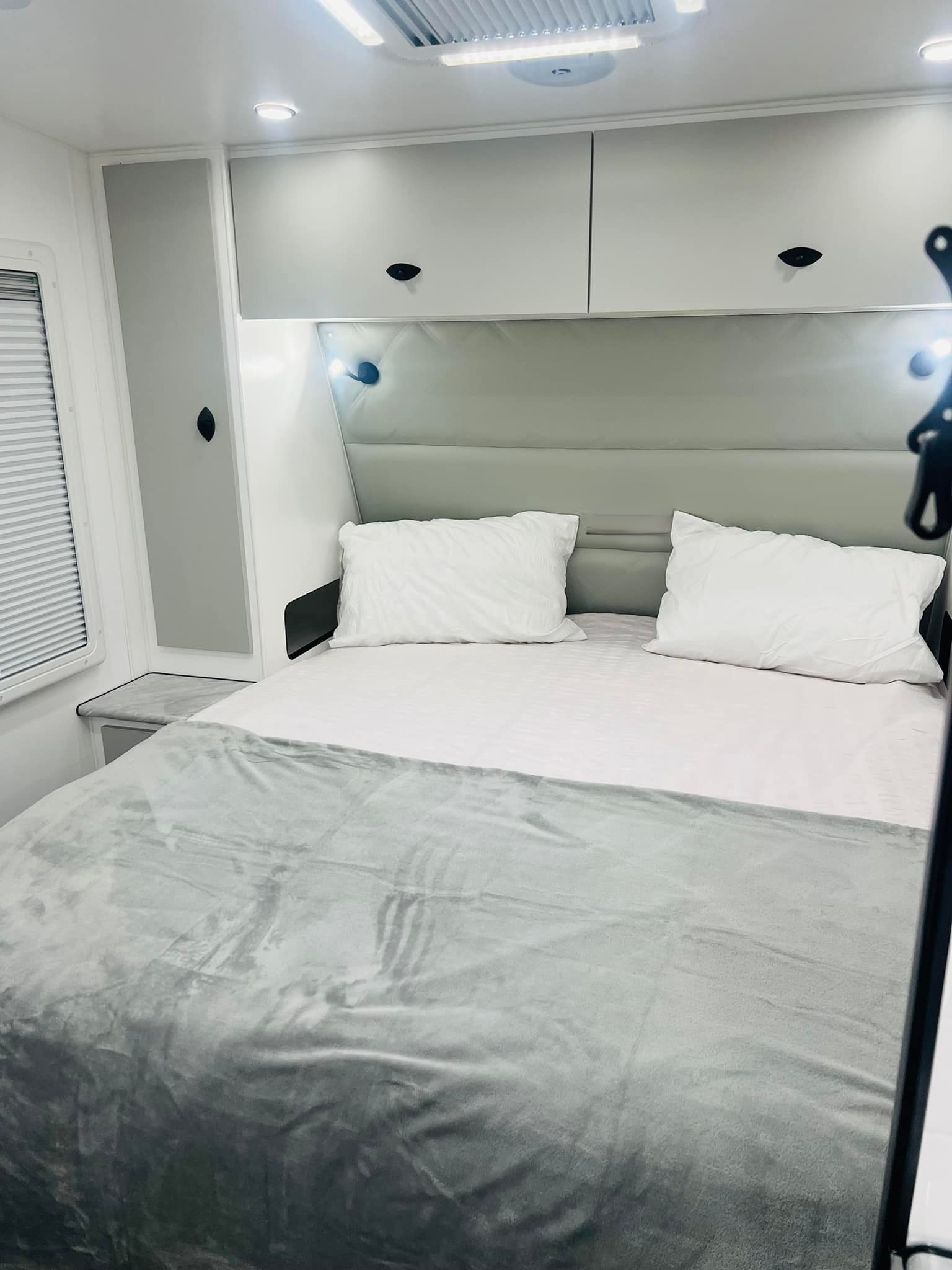 Highclere Caravans Little Villa 18'6 photo 8 of 10
