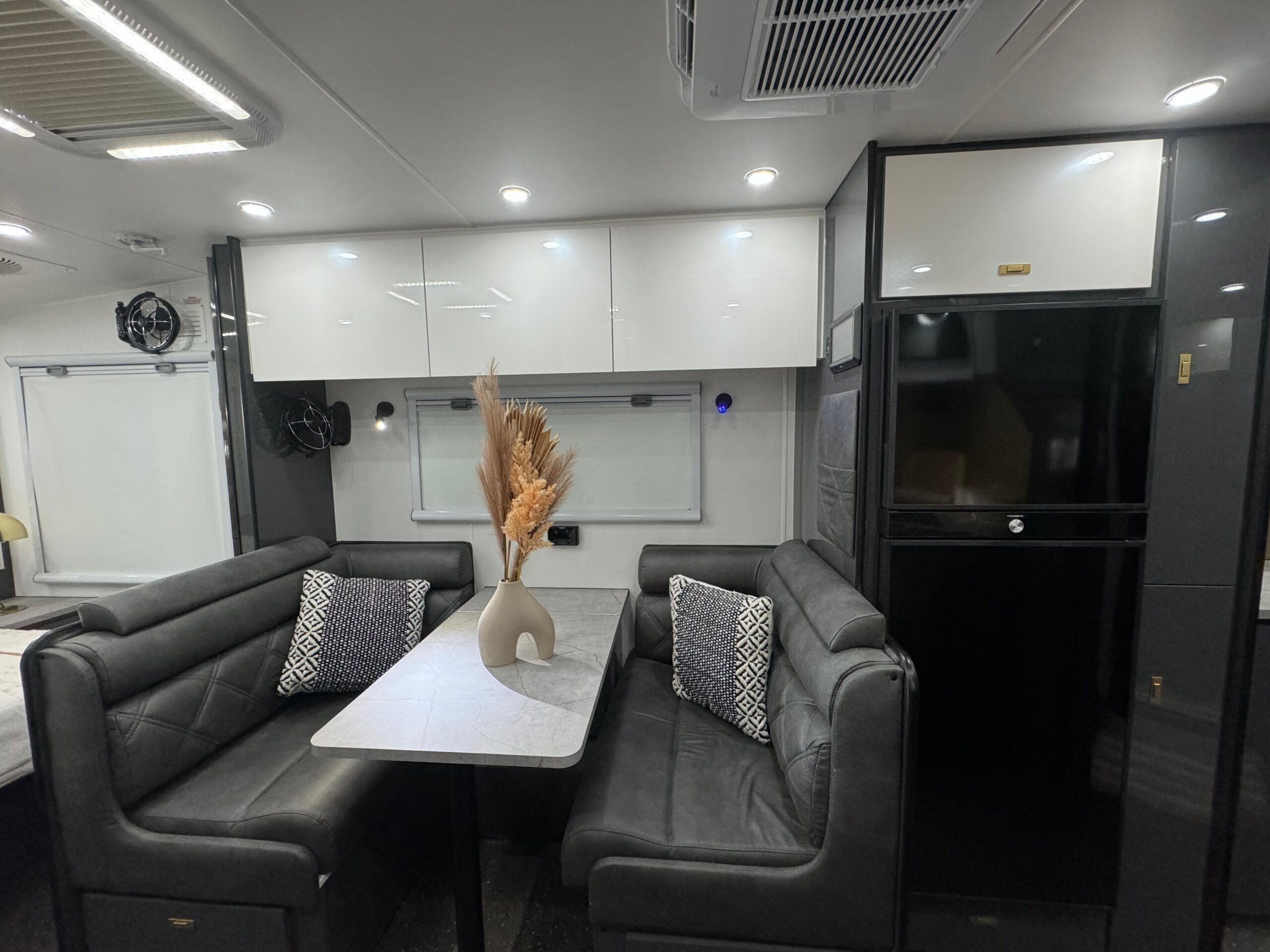 Highclere Caravans Oasis 21'6 photo 11 of 11