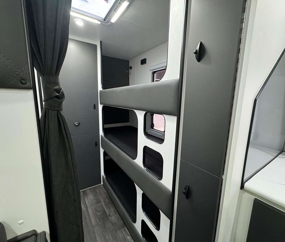 Highclere Caravans Royal X 22' photo 8 of 9