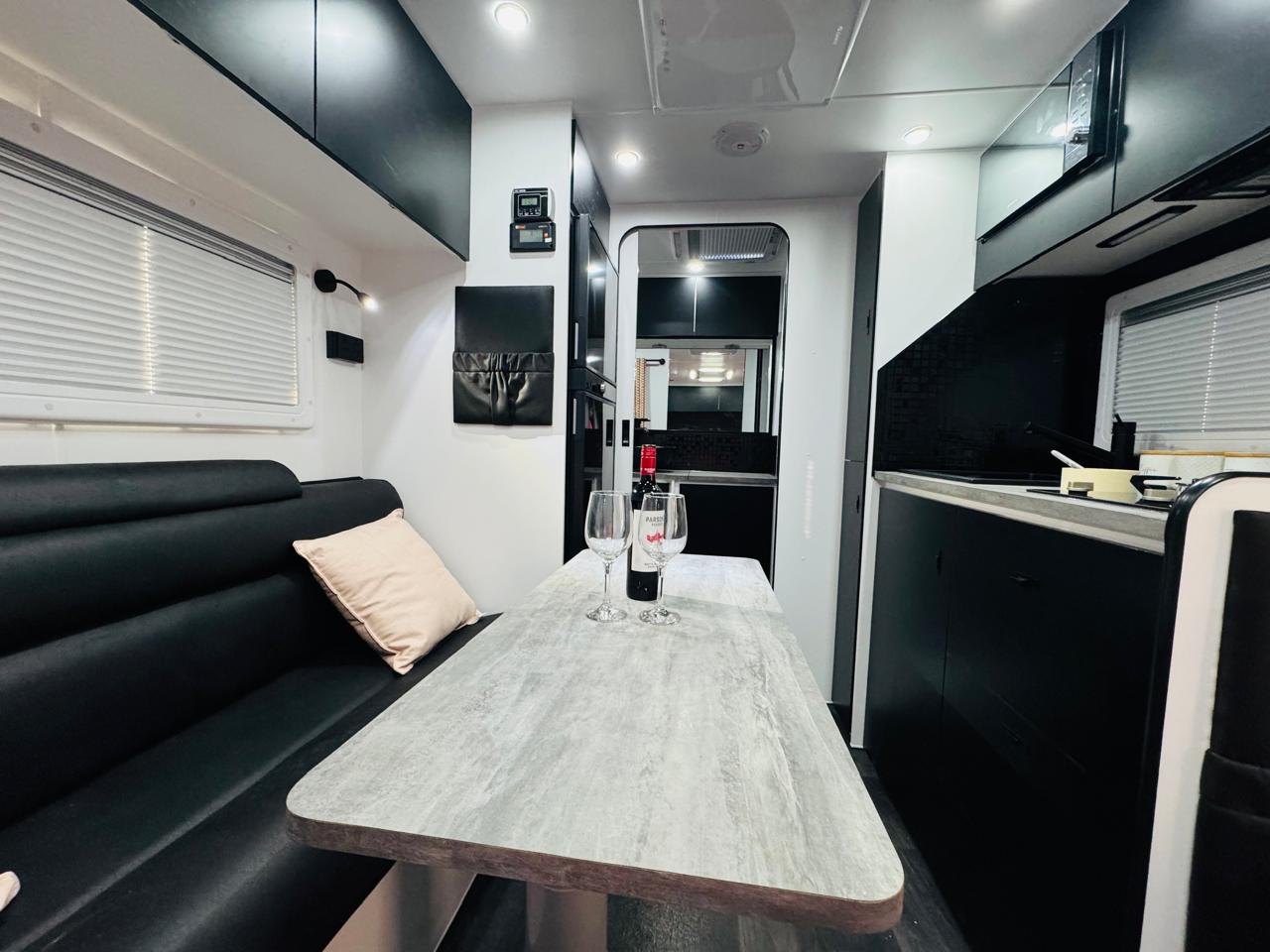 Highclere Caravans Runaway 15'6 photo 8 of 10