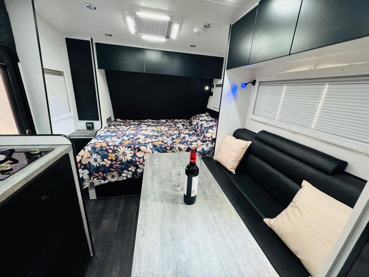 Highclere Caravans Runaway 15'6 photo 9 of 10