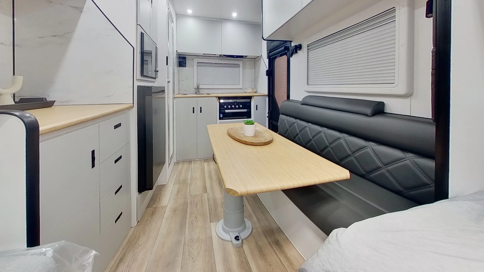 Highclere Caravans Runaway S 15'6 photo 10 of 10