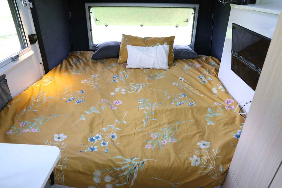 JAWA Off Road Campers Infinity 15 Bunk photo 32 of 39