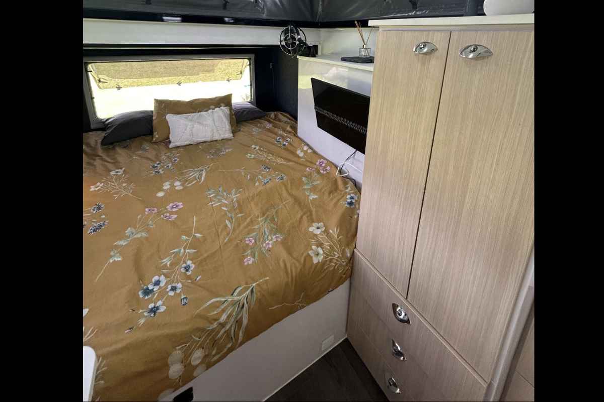 JAWA Off Road Campers Infinity 15 Bunk photo 33 of 39