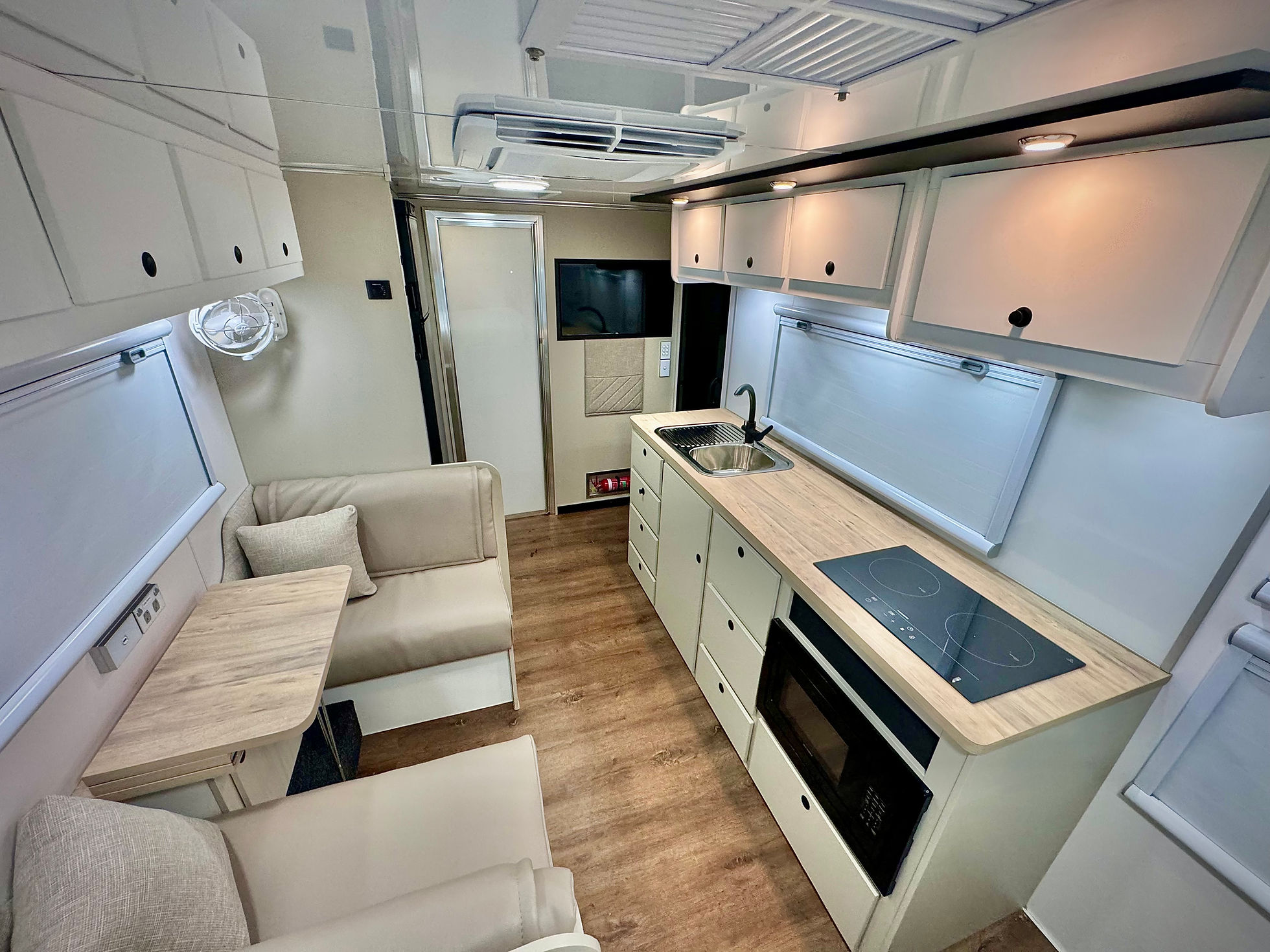 Kedron Caravans XR Cross Roads photo 6 of 8