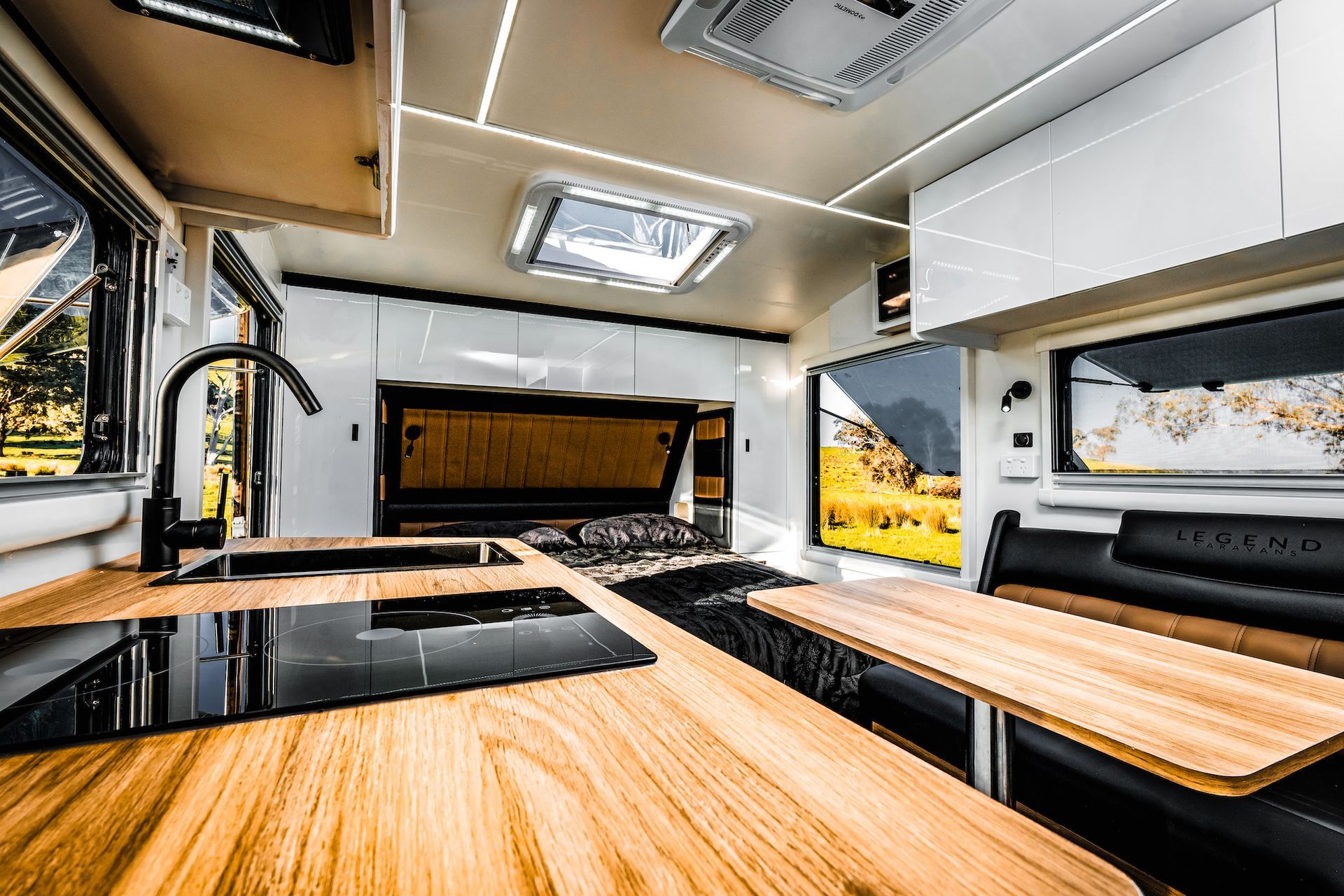 Legend Hybrid (Trackline 48V Standard) gallery