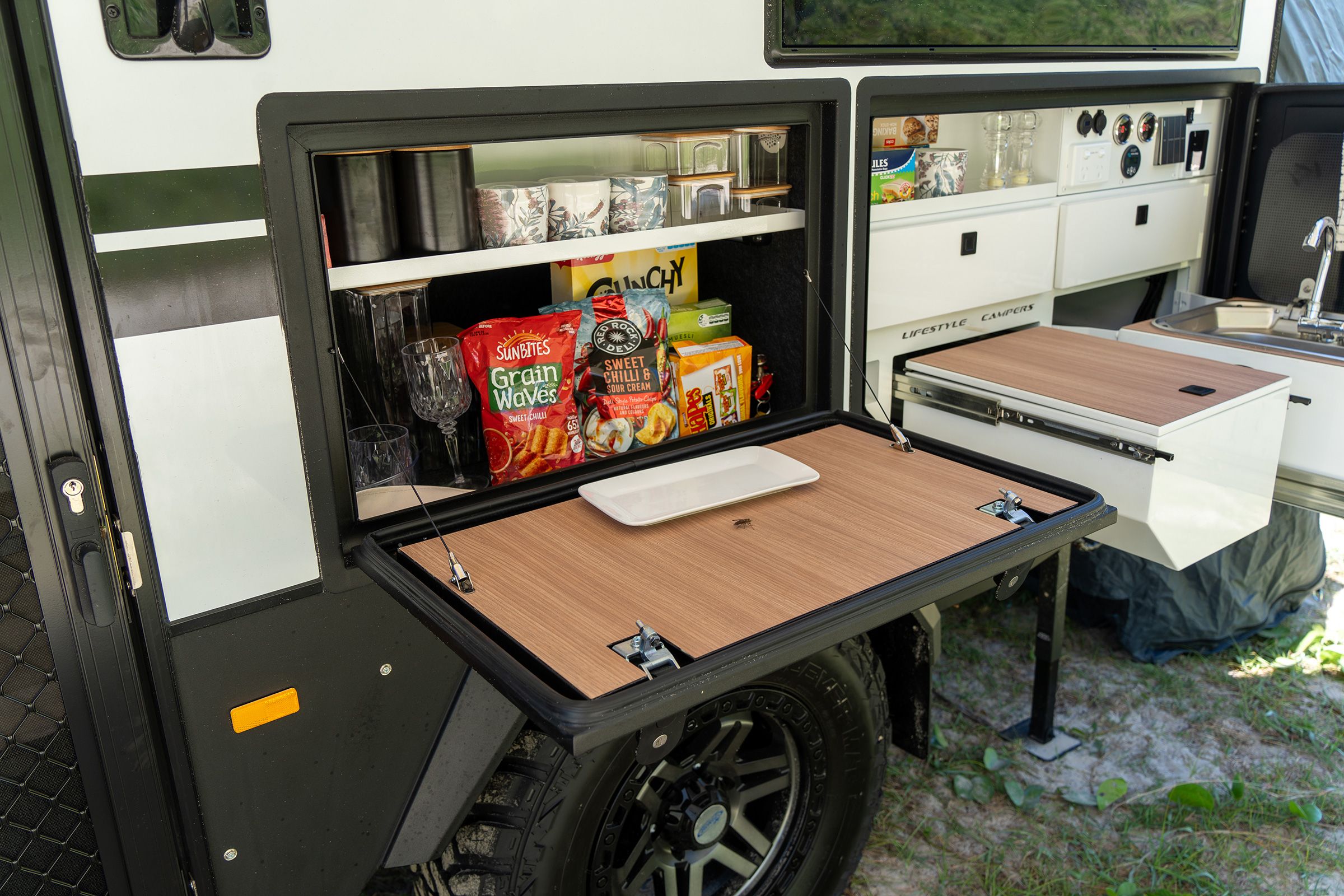 Lifestyle Campers Iconn E2 photo 2 of 8