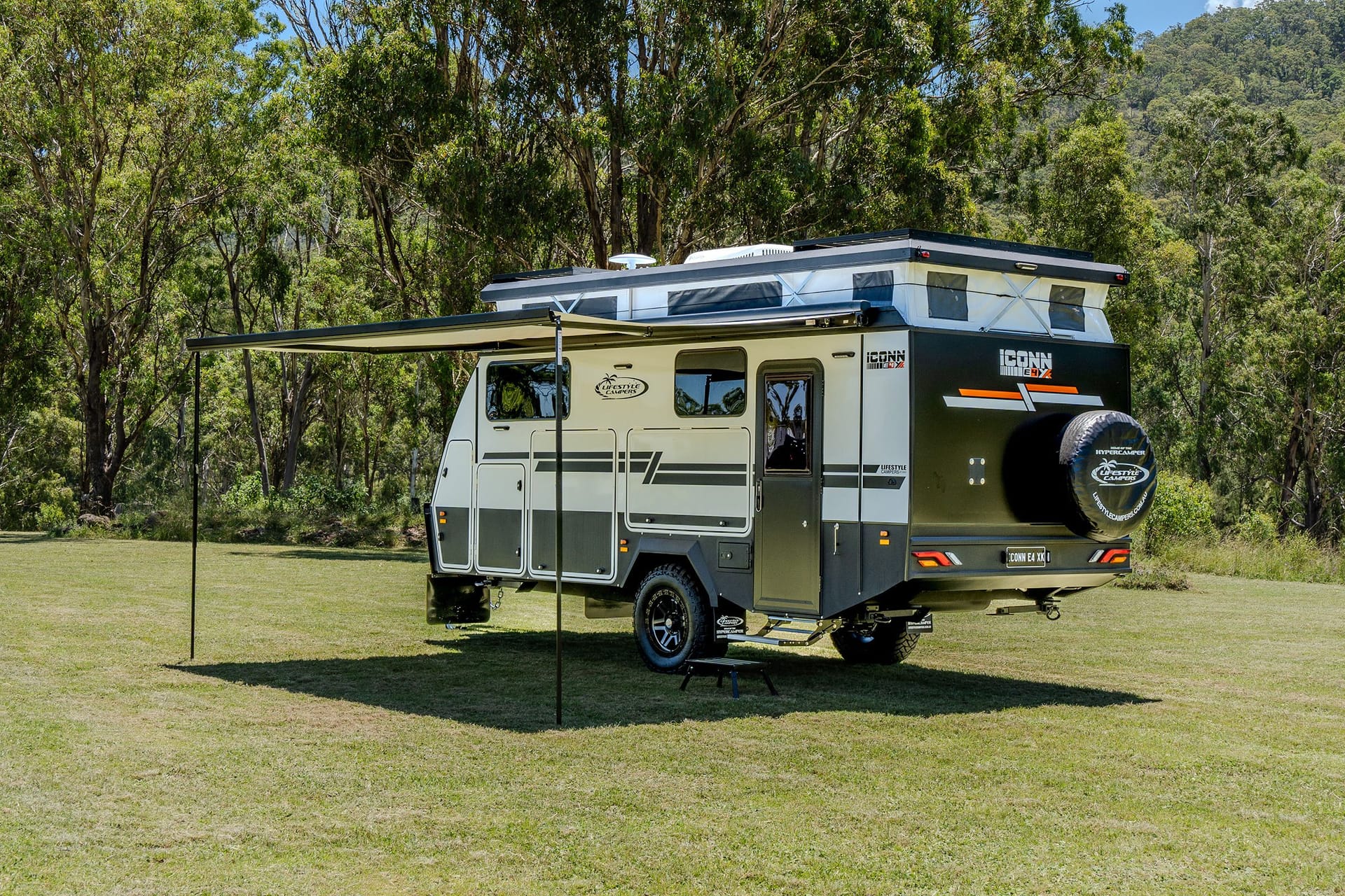 Lifestyle Campers Iconn E4 XK photo 2 of 8