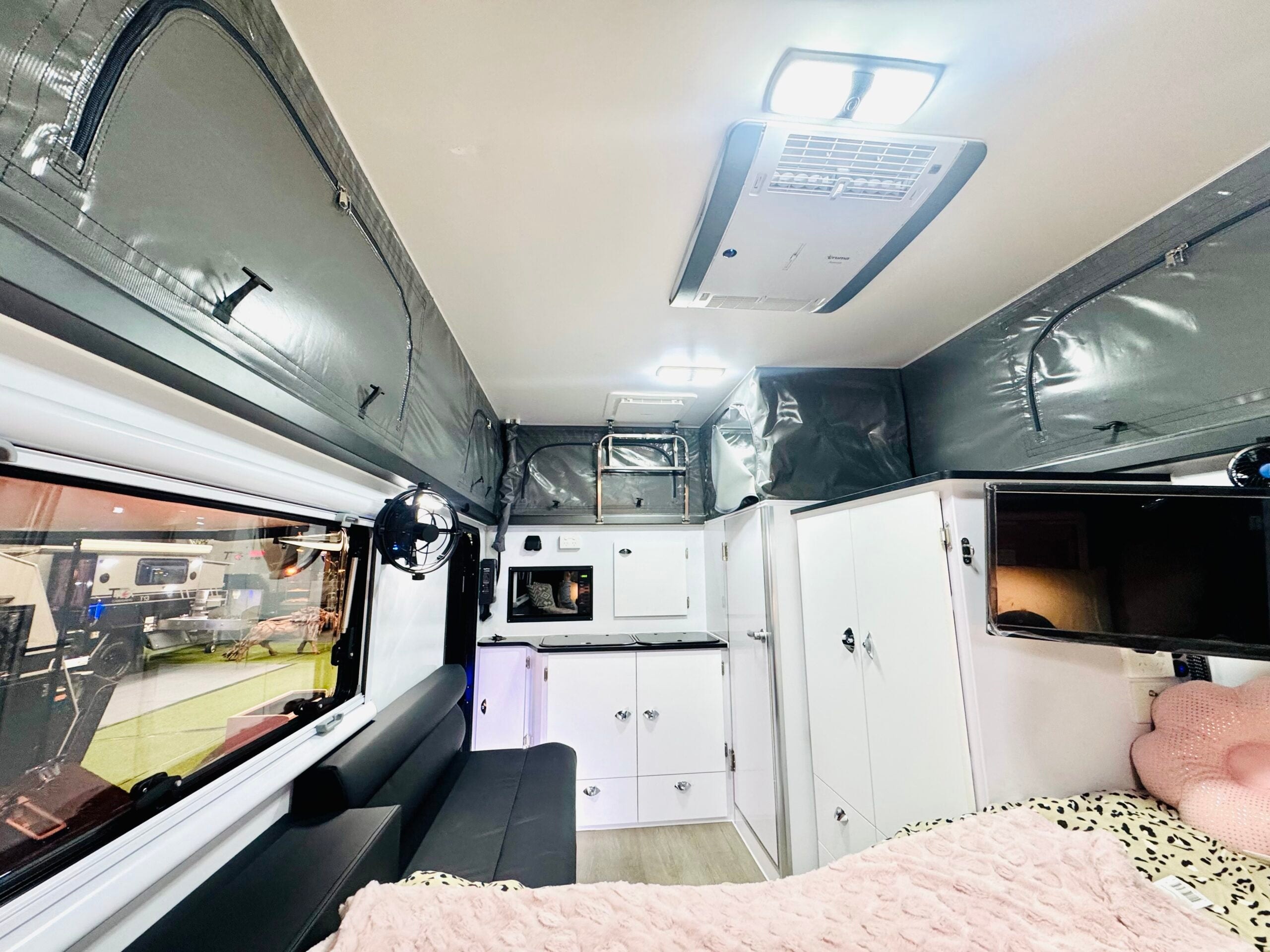 Long Haul Campers T-Rex T13 Sahara photo 6 of 12
