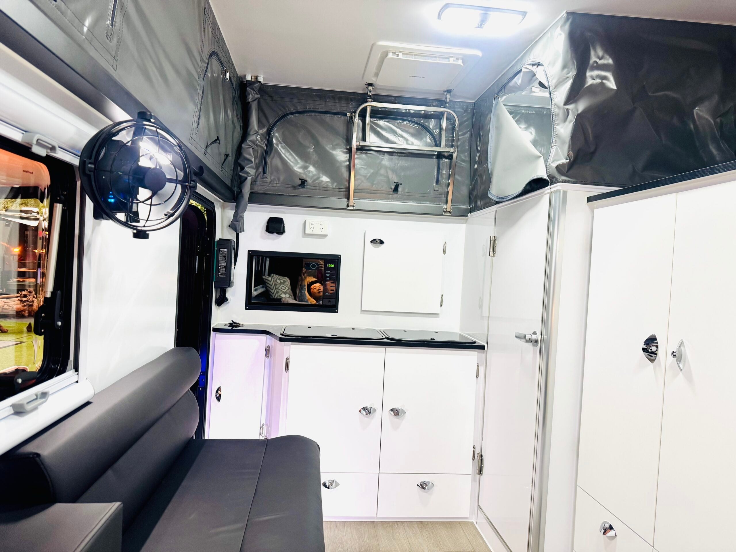 Long Haul Campers T-Rex T13 Sahara photo 7 of 12