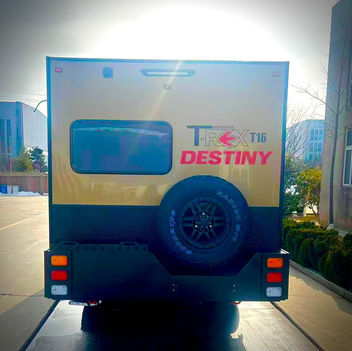 Long Haul Campers T-Rex T16 Destiny photo 4 of 12