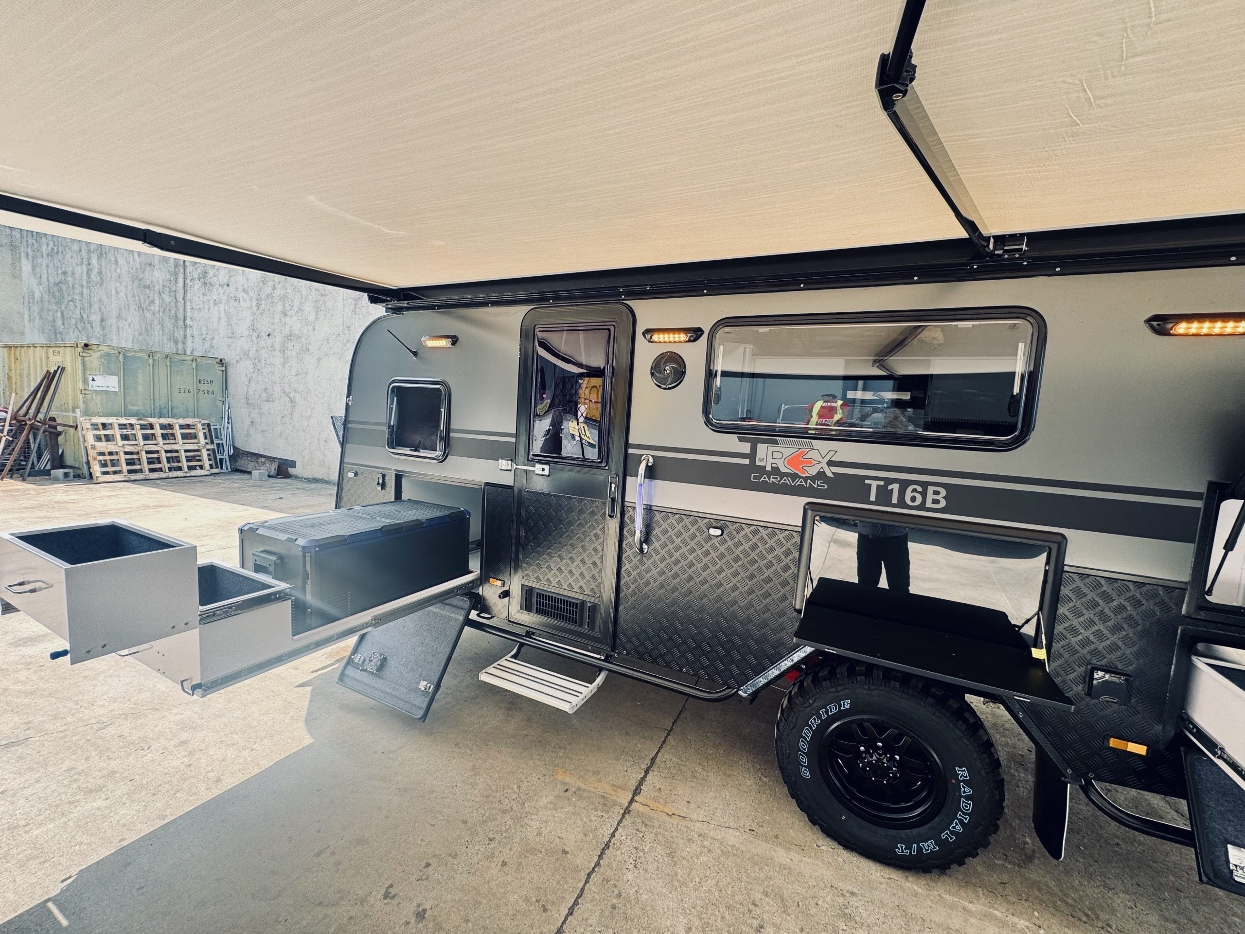 Long Haul Campers T-Rex T16 Double Bunks photo 4 of 12