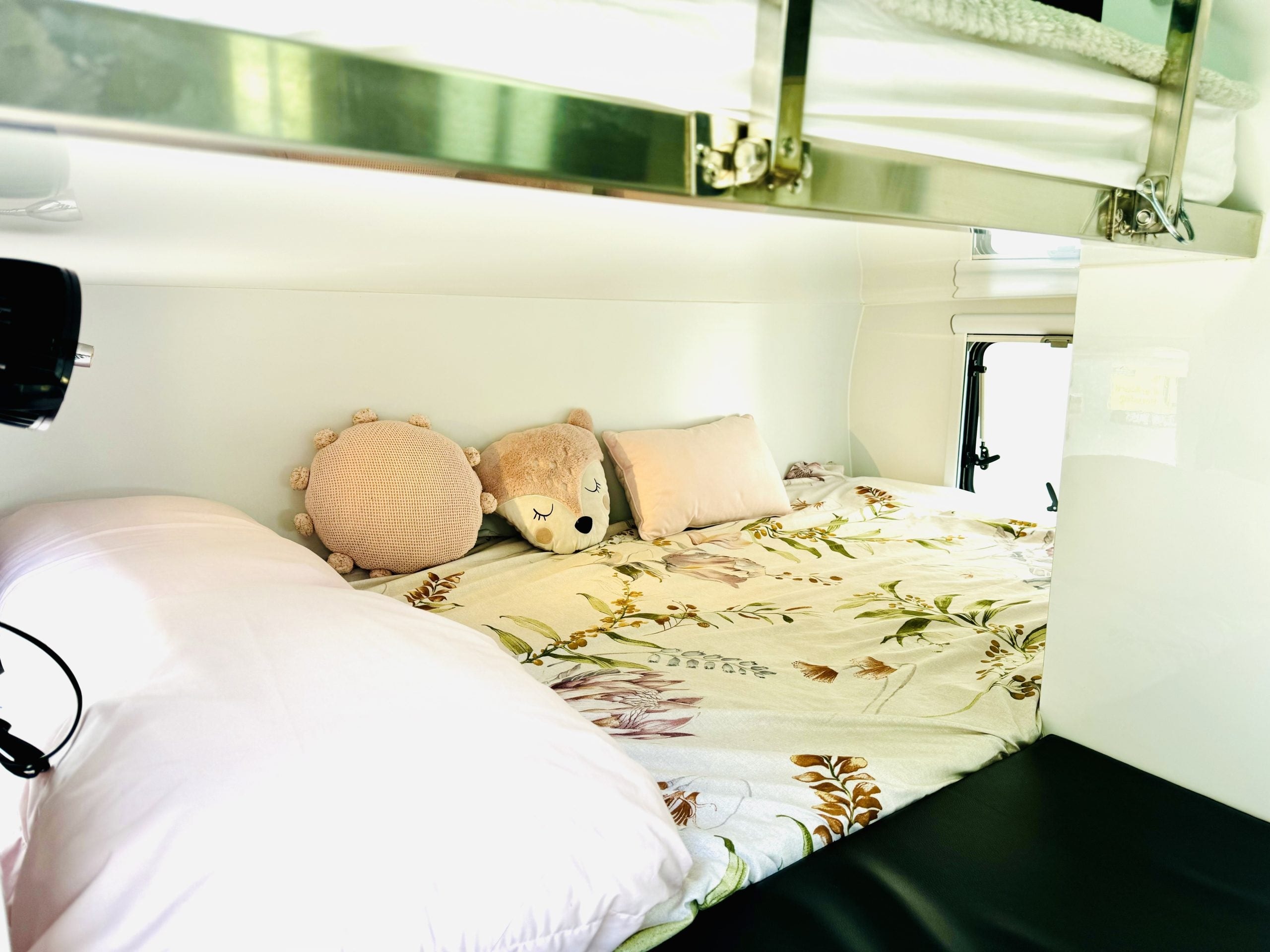 Long Haul Campers T-Rex T16 Double Bunks photo 11 of 12